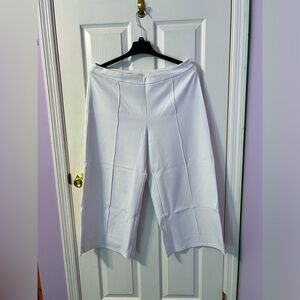 J. Jill Wearever white cropped pants